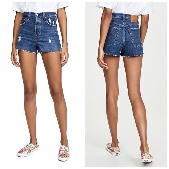 NEW Levi’s Ribcage Cutoff Distressed Jean Shorts - Picture 2 of 12